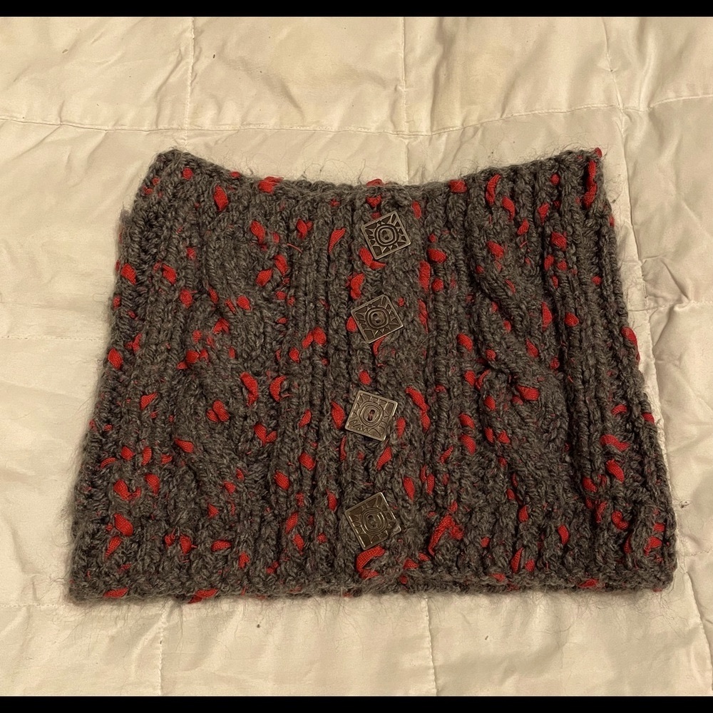 3 for $25. Very unique knit scarf.